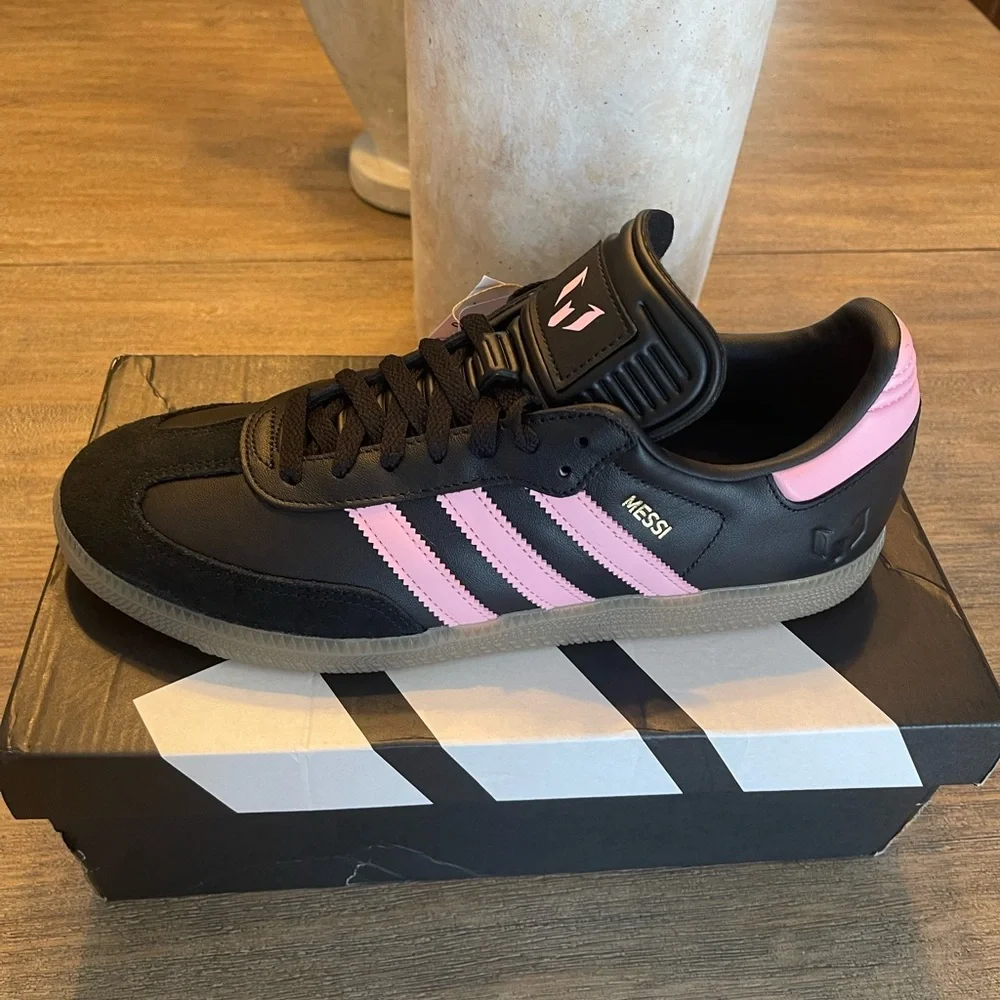 NIB ADIDAS MESSI SAMBA MENS INDOOR SOCCER LEATHER SHOES CORE BLACK/PINK SZ10 - Picture 5 of 17